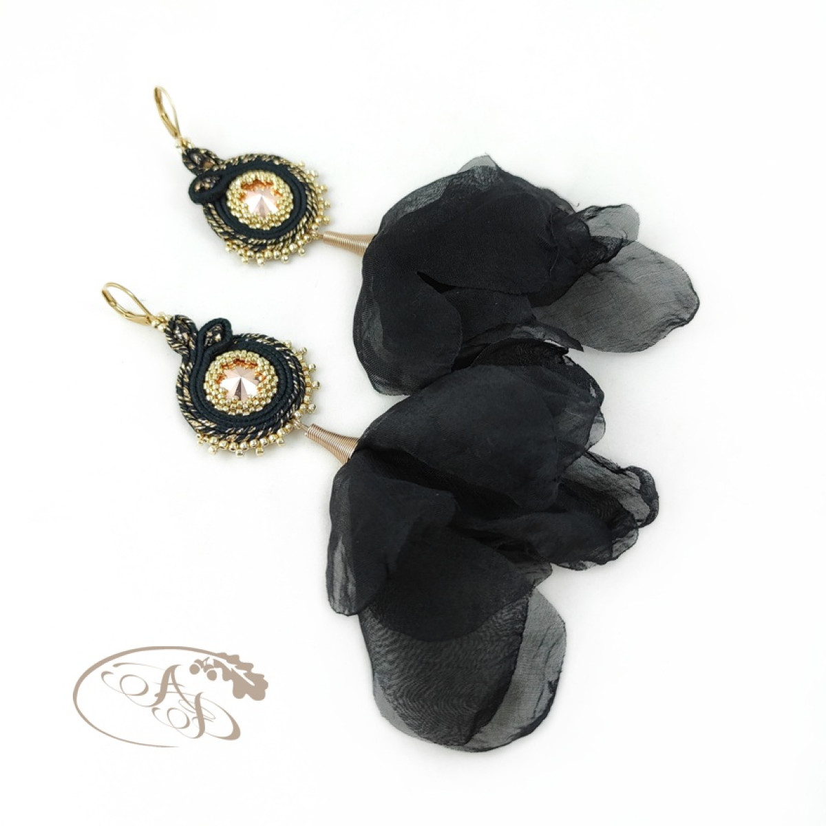 Celebrian Black kolczyki sutasz czarne z kryształkami Preciosa